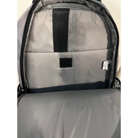 The North Face Never Stop Exploring Gray Black Backpack - Picture 5 of 6